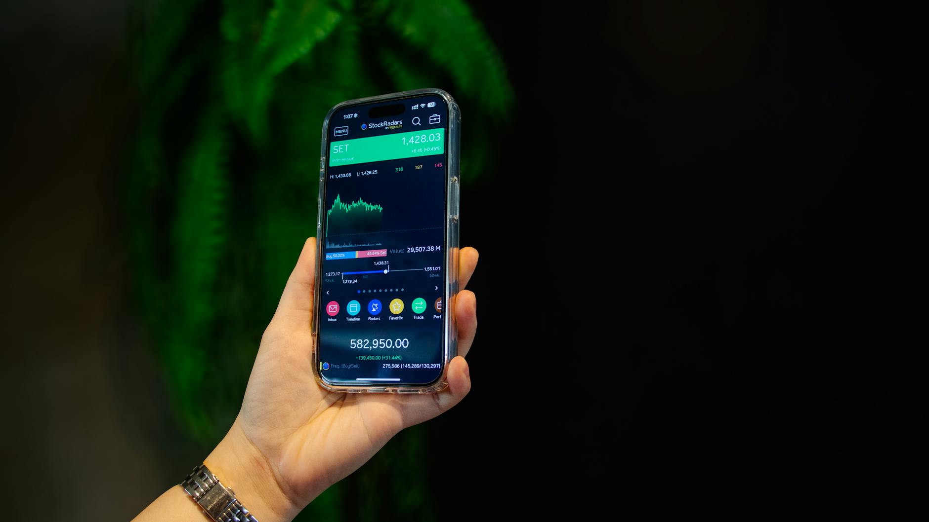 Illustration related to Shopify Introduces Revenue-Share Model for App Developers, Cuts Commission to 15%