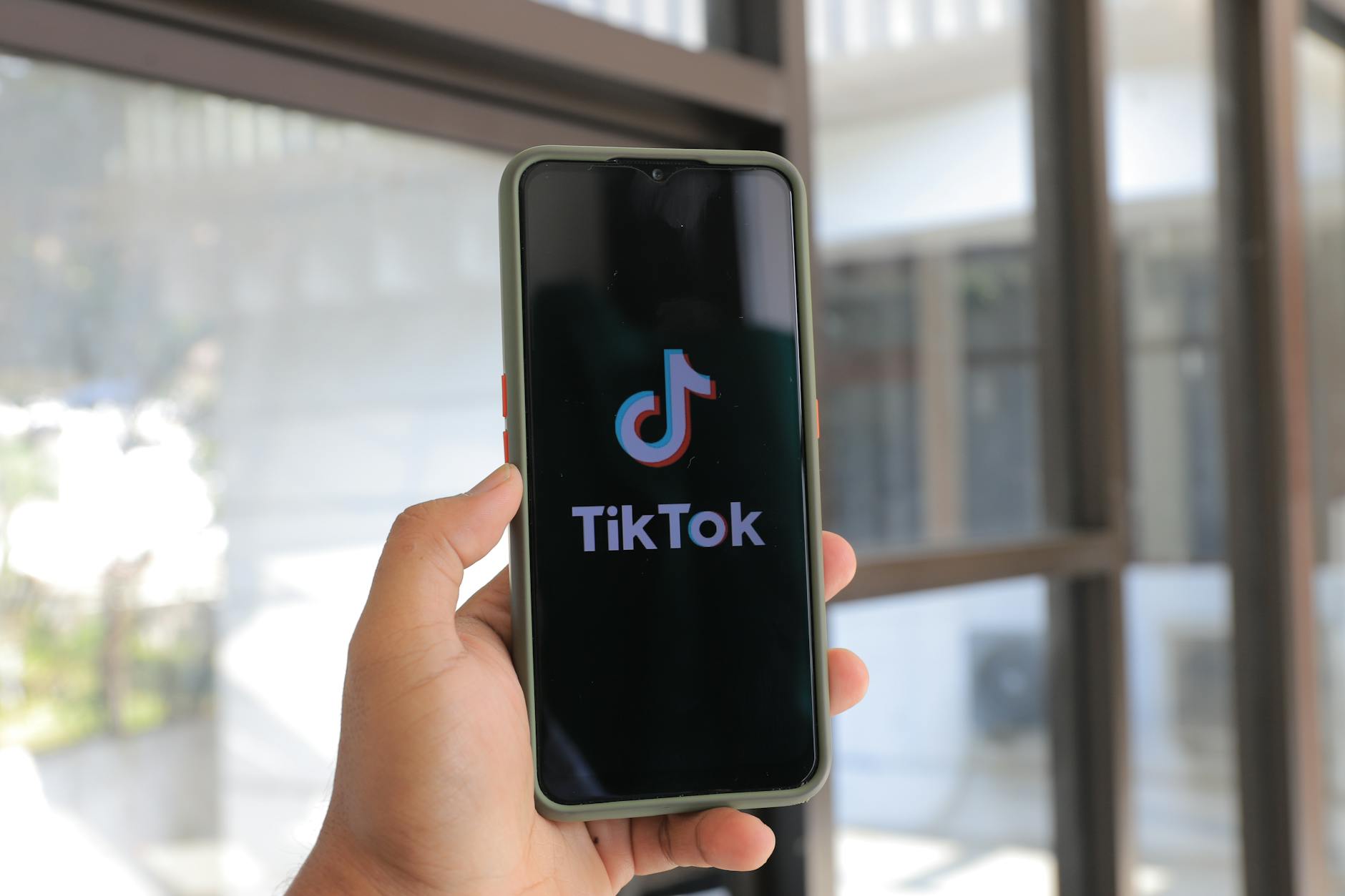 Illustration related to TikTok Reaches 1.2 Billion Monthly Active Users as US Market Share Hits 38%