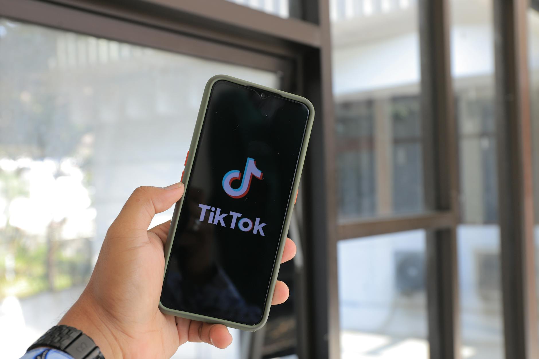 Illustration related to TikTok's 'Delulu Dating' Trend Reaches 8.9 Billion Views, Sparking Mental Health Debate
