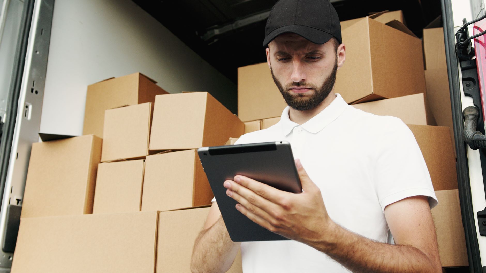 Supporting visual for UPS Automation Push Sparks New Teamsters Standoff Over 22,000 Warehouse Jobs