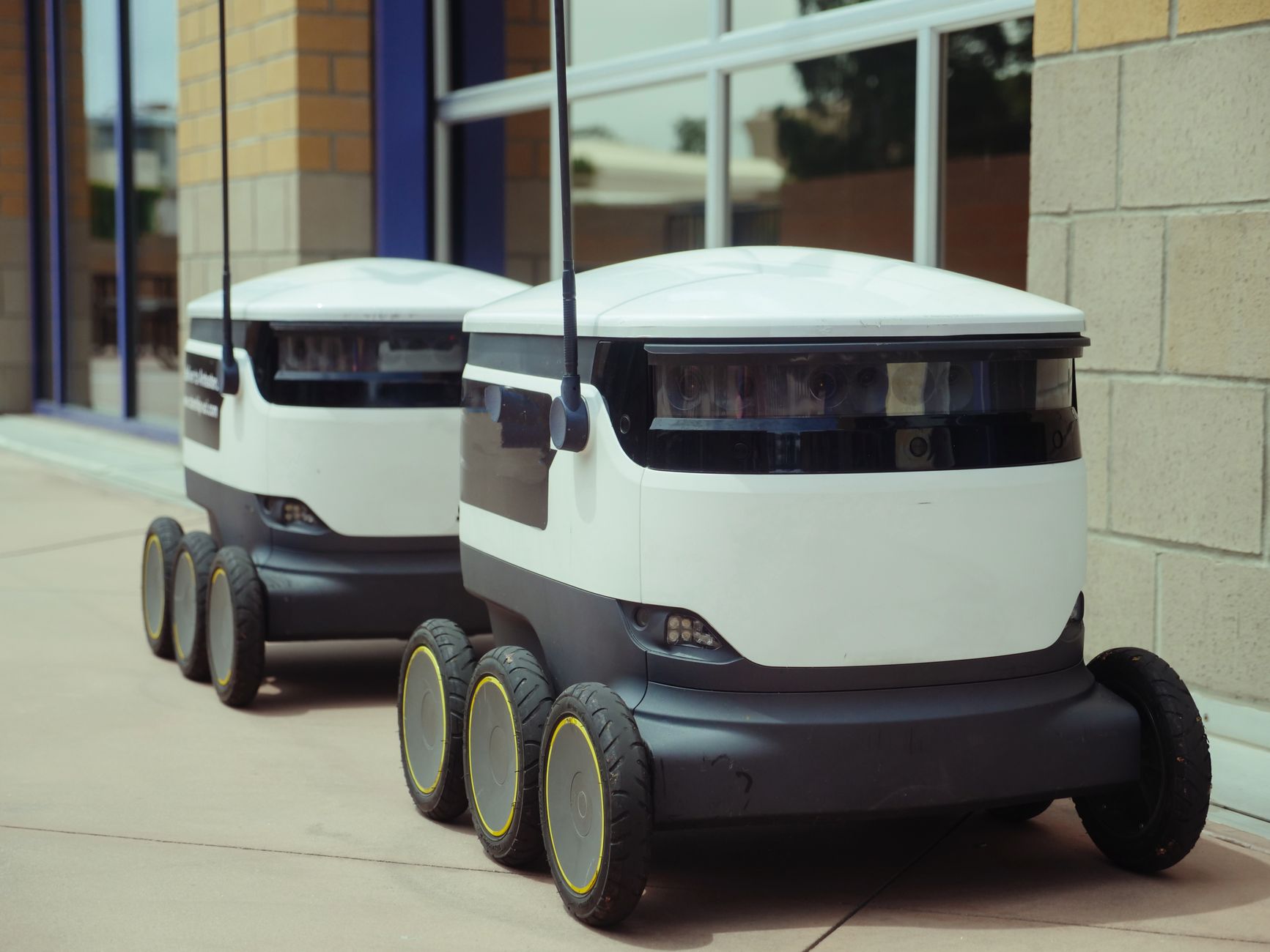 Supporting visual for UPS Deploys 1,200 Autonomous Sorting Robots Across 14 Hubs as Teamsters Contract Enters Year Two