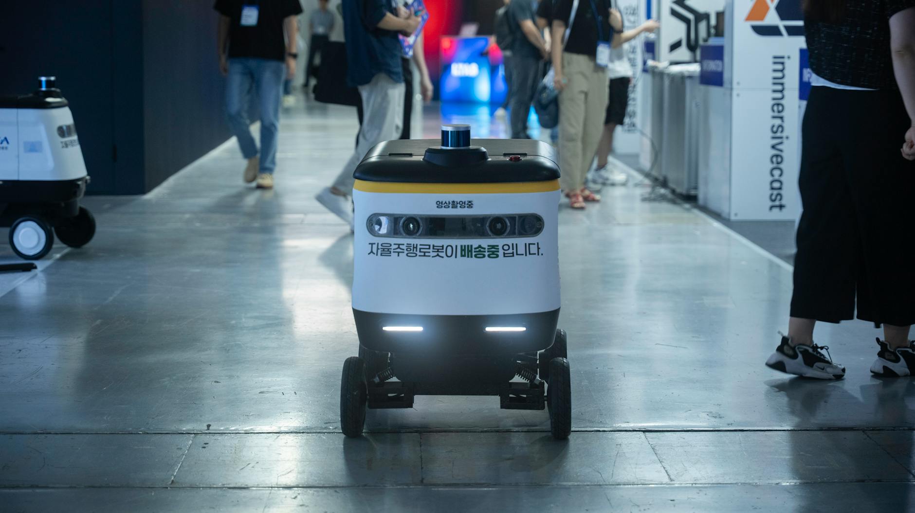 Supporting visual for UPS Deploys AI Sorting Robots at 6 Major Hubs — Teamsters Say It Violates Automation Clause in 2023 Contract